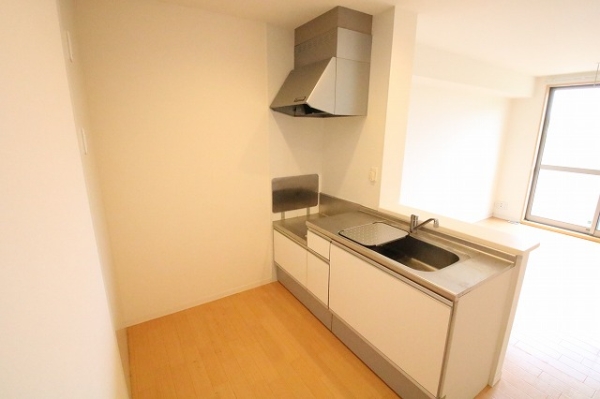 キッチン　※同物件別号室写真となります。