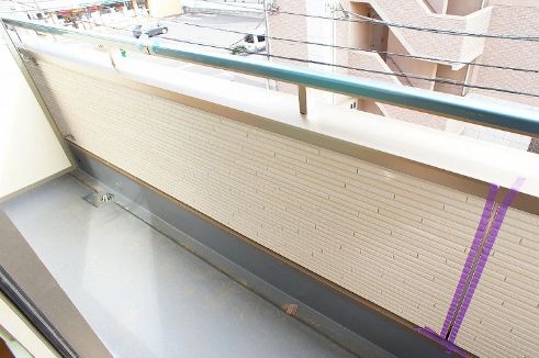 バルコニー　※別号室の参考写真です。