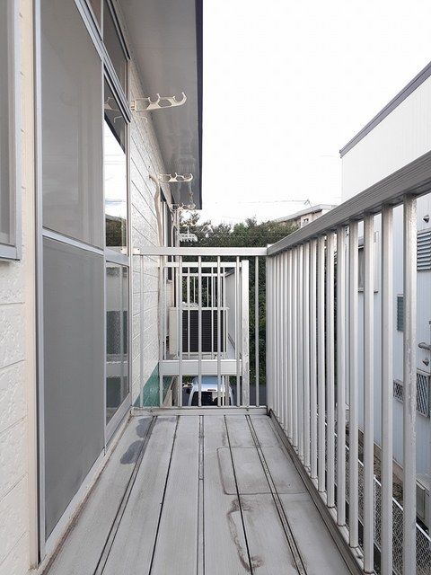 バルコニー　同物件の別部屋になります。