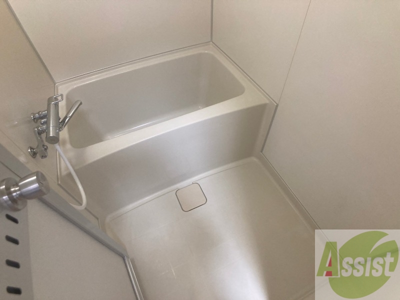 バス・シャワールーム　お風呂になります。一日の疲れを癒してくださいね。