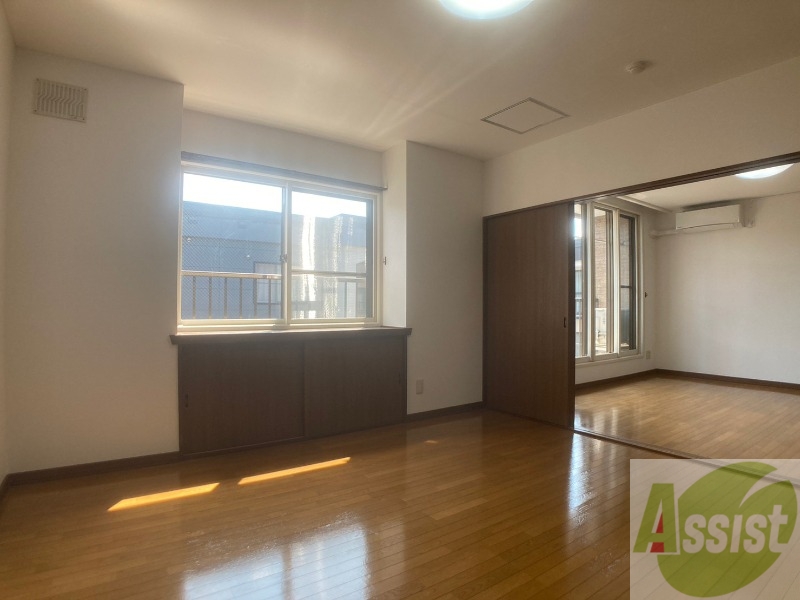 その他部屋・スペース　洋室がもう一つ。お部屋が多いのはうれしいですね！