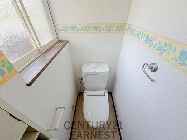 ＪＲ東金線 東金駅 2階建 築34年のトイレ写真