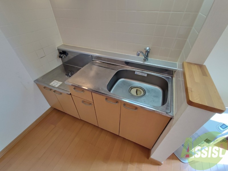 キッチン　キッチンです。ご自身でコンロを設置していただけます。