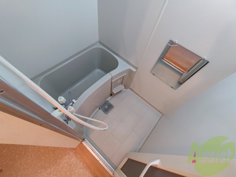 バス・シャワールーム　お風呂になります。一日の疲れを癒してくださいね。