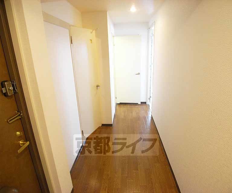 その他部屋・スペース　きれいな廊下です。