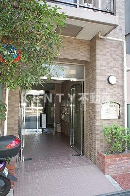 エントランス　落ち着いたエントランスです