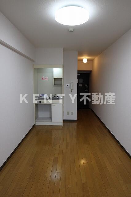 その他部屋・スペース　開放的な寝室です