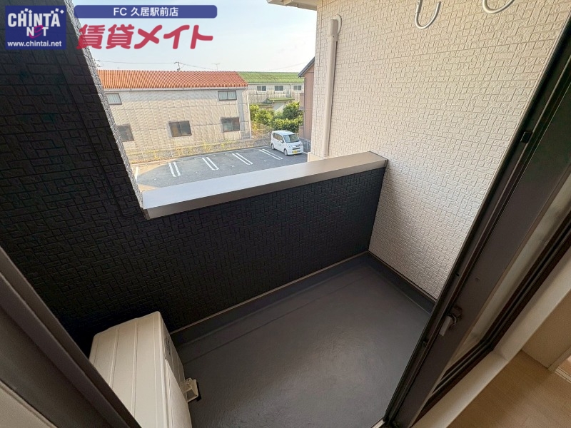 バルコニー　同物件別室画像
