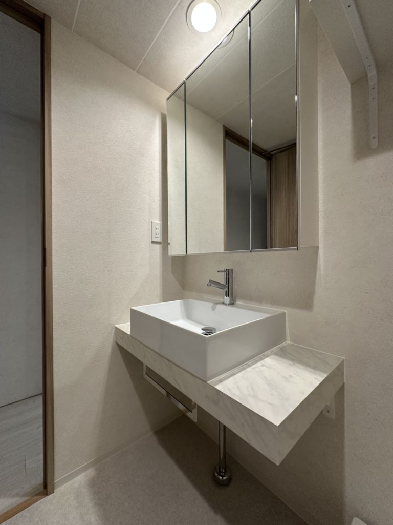 洗面設備　脱衣スペースもあります