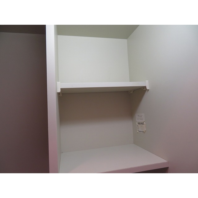 収納　キッチン上部収納棚