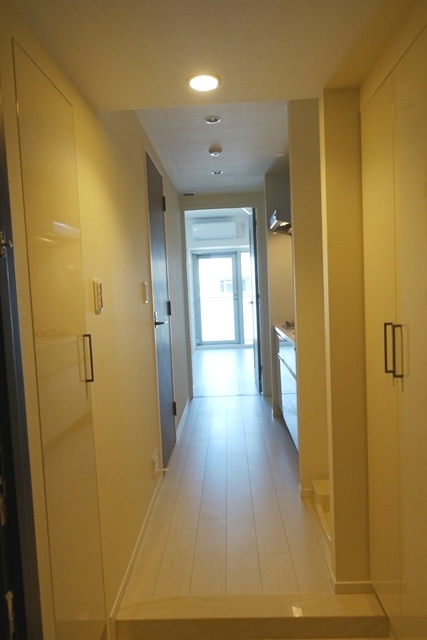 玄関　※写真は同タイプ住戸です。