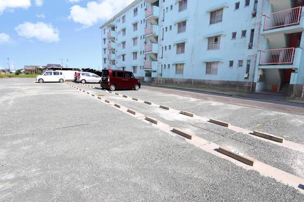 駐車場　駐車スペースもあります☆