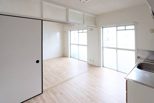 居室・リビング　明るい室内です☆