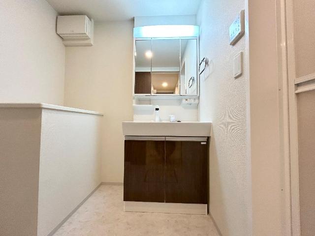 洗面設備　洗髪洗面化粧台