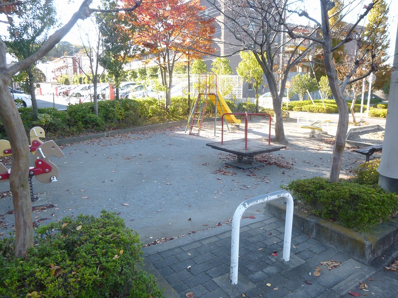 公園　公園（公園）まで107m