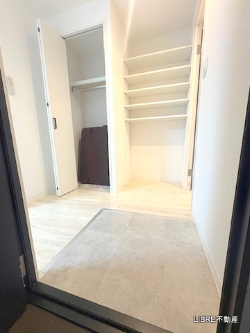 玄関　玄関からの様子