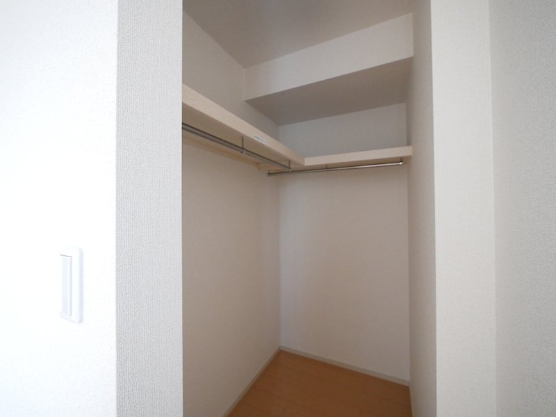 収納　ウォークインクローゼット（洋６）