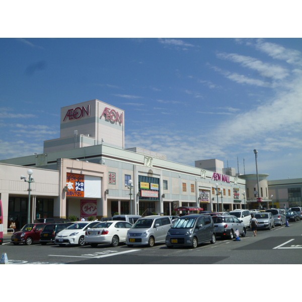 ショッピングセンター　ボンベルタ成田店（ショッピングセンター）まで2411m