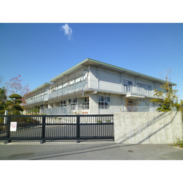 小学校　成田市立美郷台小学校（小学校）まで1110m