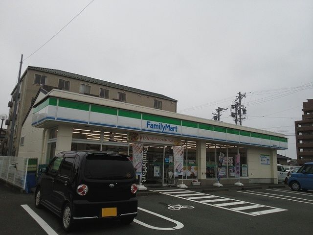 コンビニ　ファミリーマート浜松志都呂店（コンビニ）まで550m