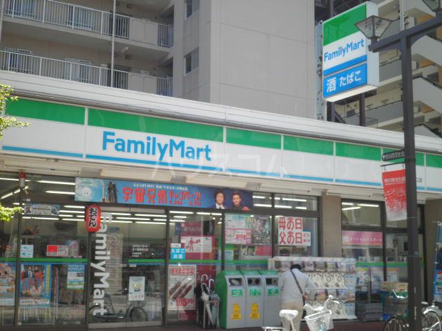 コンビニ　ファミリーマート本八幡駅南口店（コンビニ）まで618m