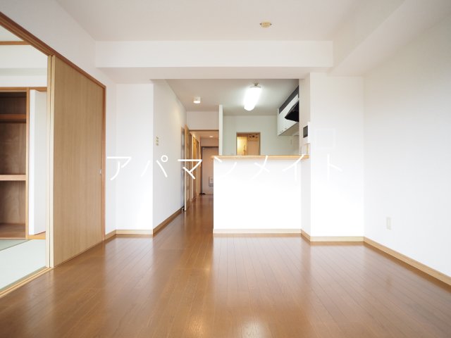 居室・リビング　ゆったり過ごせる居間です