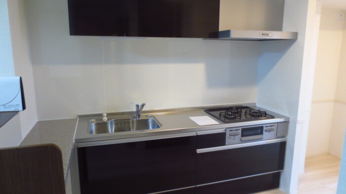 キッチン　コンパクトなキッチンで掃除もラクラク