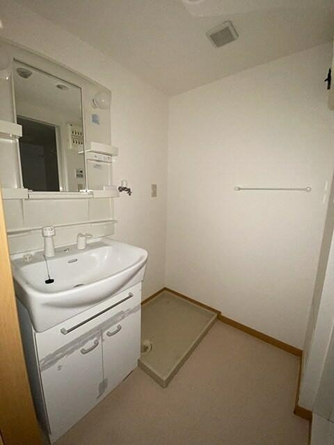 洗面設備　※同仕様写真含む