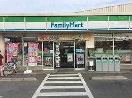 コンビニ　ファミリーマート新堀店（コンビニ）まで1200m