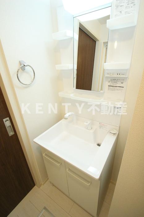 洗面設備　スペースが確保できる洗面所です