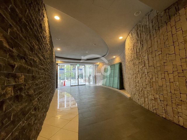 ロビー　SERENiTE本町エコート　ロビー