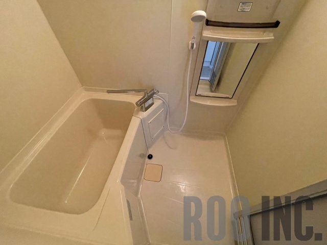 バス・シャワールーム　写真は反転のお部屋です