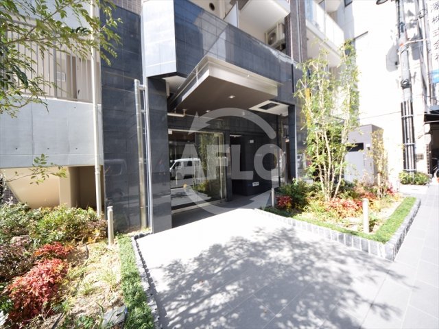 エントランス　LiveCasa本町（ライブカーサ本町）　エントランス