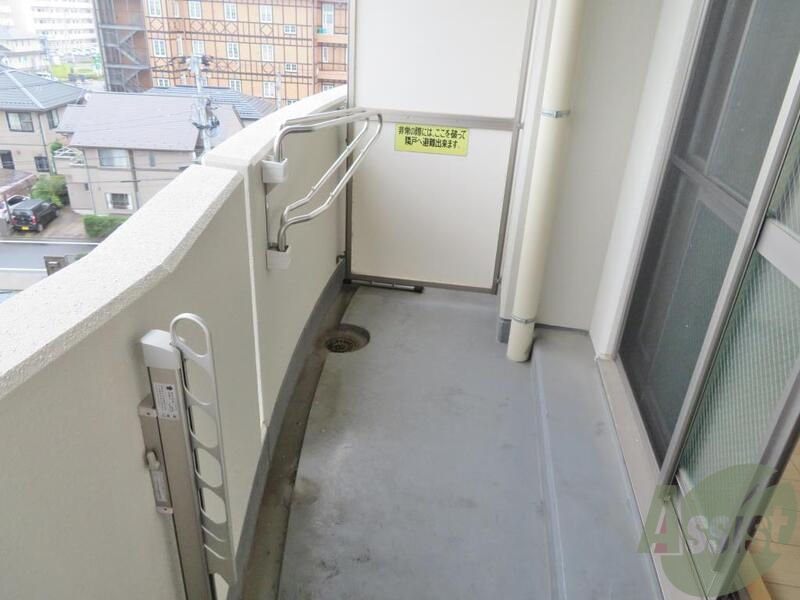 バルコニー　ベランダはある意味独特の空間ですよね