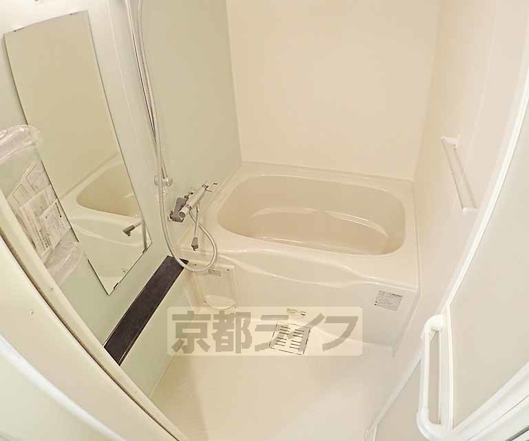 バス・シャワールーム　とても綺麗な浴室です。