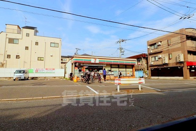 コンビニ　セブンイレブン　摂津香露園店（コンビニ）まで427m