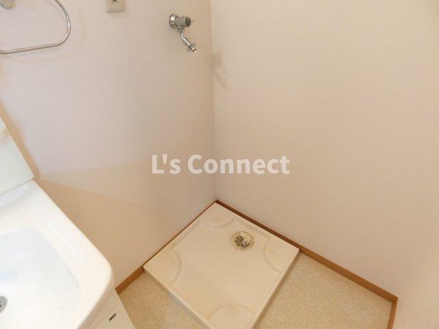 その他設備　室内洗濯機置き場には排水パン付き。