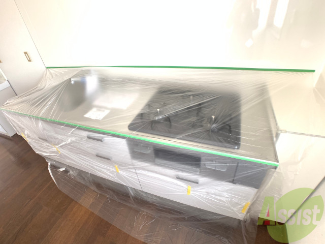 キッチン　システムキッチン。グリル付きでお魚も焼けますね。