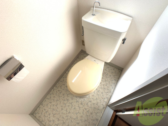 トイレ　こちらはトイレです。清潔感があり、安心して使用できます。