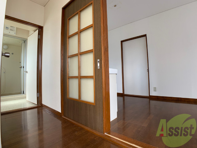 玄関　玄関から見た景色はこちらです。イメージできますか。