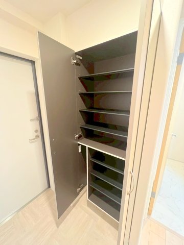 玄関　シューズボックス