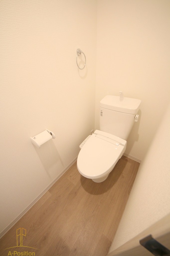 トイレ　SOLASIA residence九条