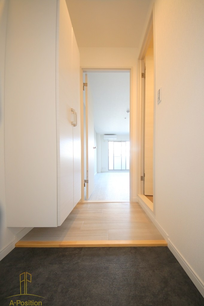 玄関　SOLASIA residence九条