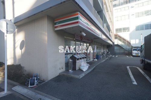 コンビニ　セブン-イレブン 横浜鶴見中央3丁目店（コンビニ）まで468m