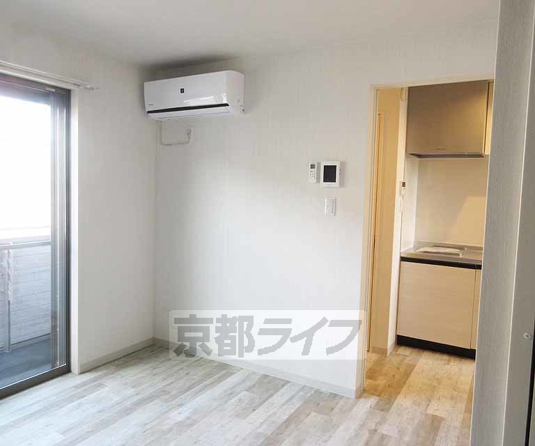 居室・リビング　７．８帖のＤＫです。