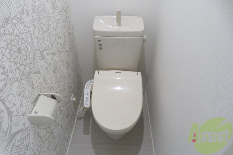 トイレ　温水機能トイレで毎日快適に使用できますね。