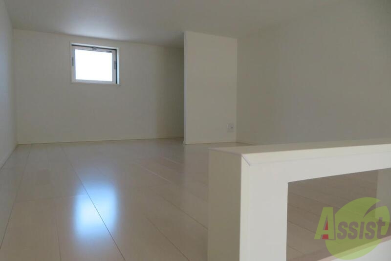 その他部屋・スペース　６．４帖の広々の寝室でゆっくり休めそうですね。