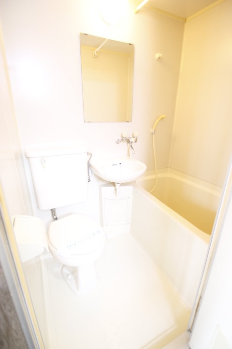 バス・シャワールーム　※別部屋参考写真