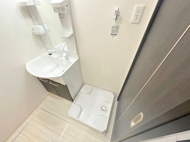 その他設備　室内に洗濯機置場があれば雨の日でも濡れる心配がございませんね