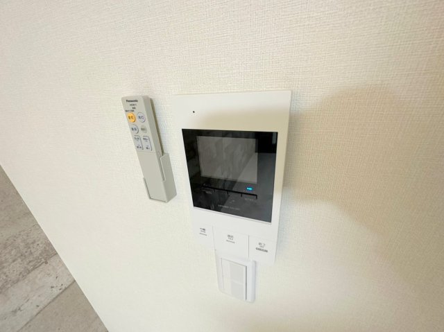 セキュリティ　TVモニターホンで来客が誰か確認してから開けて下さいね